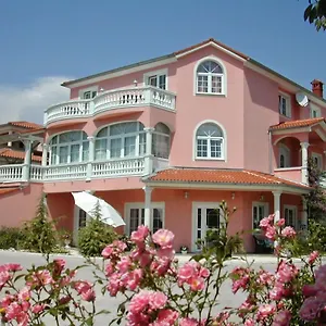 4* Gostinjska kuća Vera